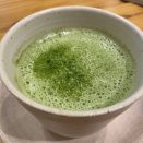 写真：カフェ【福岡県高級八女茶ラテ（抹茶・焙じ茶）】
