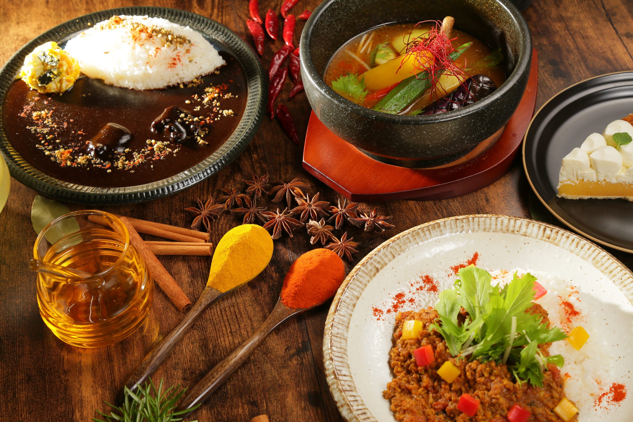 写真：創作カレーと幸せスイーツ　スパイスハニー